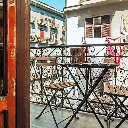 Lara's Hotel