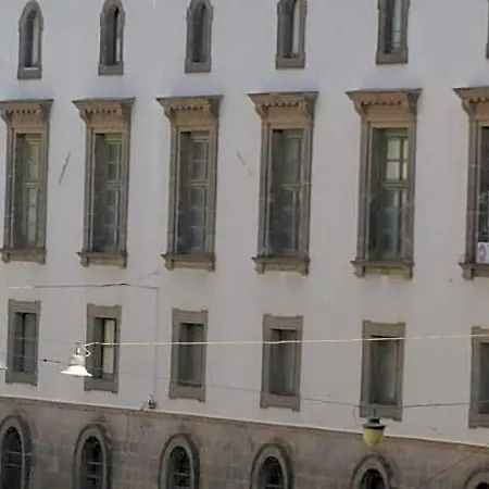 Hotel Lara's
