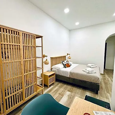 Lara's Hotel Naples
